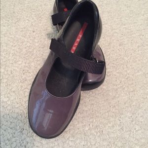 Prada 100% authentic Girls 29/11.5